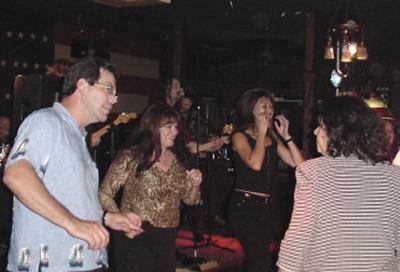 crowd19.jpg