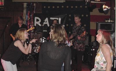 crowd20.jpg